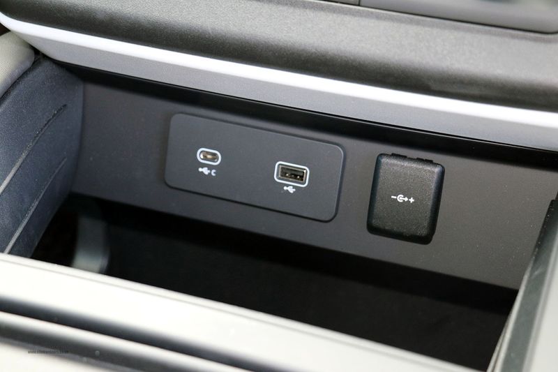 Landrover Defender 110 3.0 D300 MHEV HSE Hard Top Auto