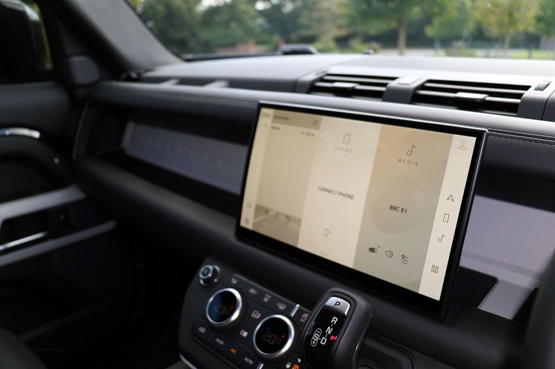 Landrover Defender 110 3.0 D300 MHEV HSE Hard Top Auto