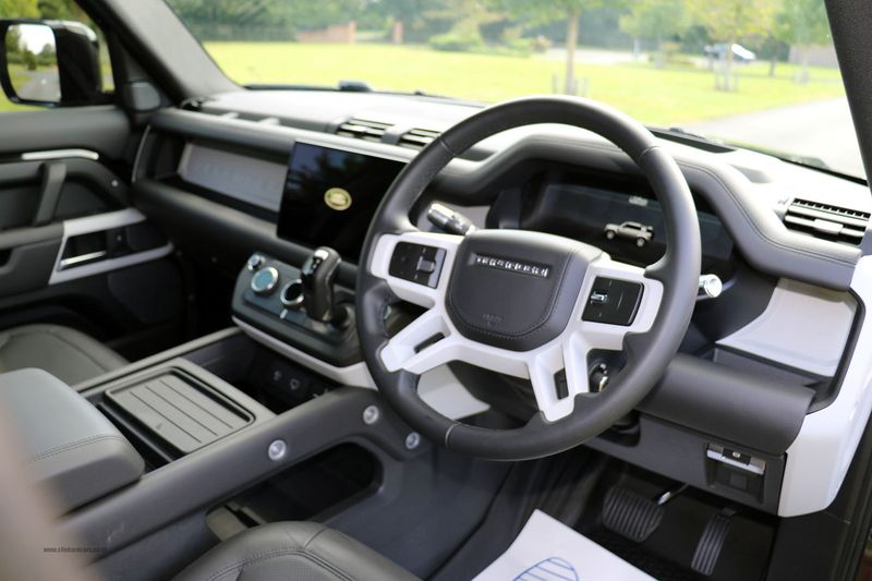 Landrover Defender 110 3.0 D300 MHEV HSE Hard Top Auto