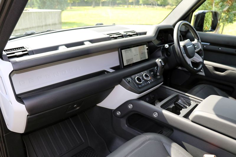 Landrover 110 3.0 D300 MHEV HSE Hard Top Auto