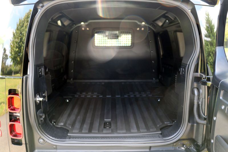 Landrover 110 3.0 D300 MHEV HSE Hard Top Auto