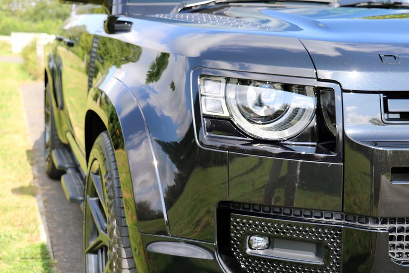 Landrover 110 3.0 D300 MHEV HSE Hard Top Auto