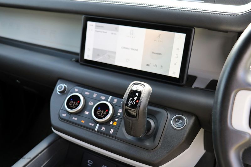 Landrover 110 3.0 D300 MHEV HSE Hard Top Auto