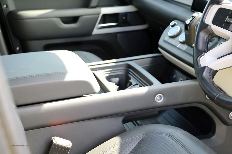 Landrover 110 3.0 D300 MHEV HSE Hard Top Auto