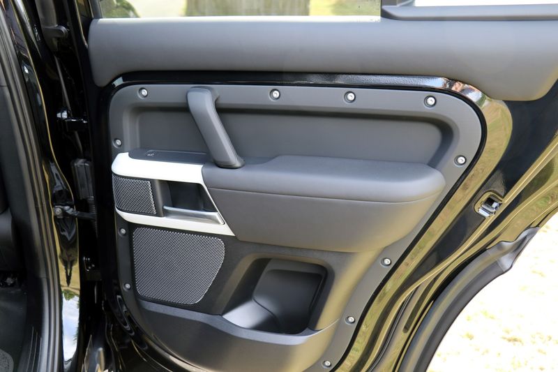 Landrover Defender 110 D300 HSE Pan Roof