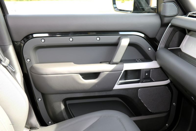 Landrover Defender 110 D300 HSE Pan Roof