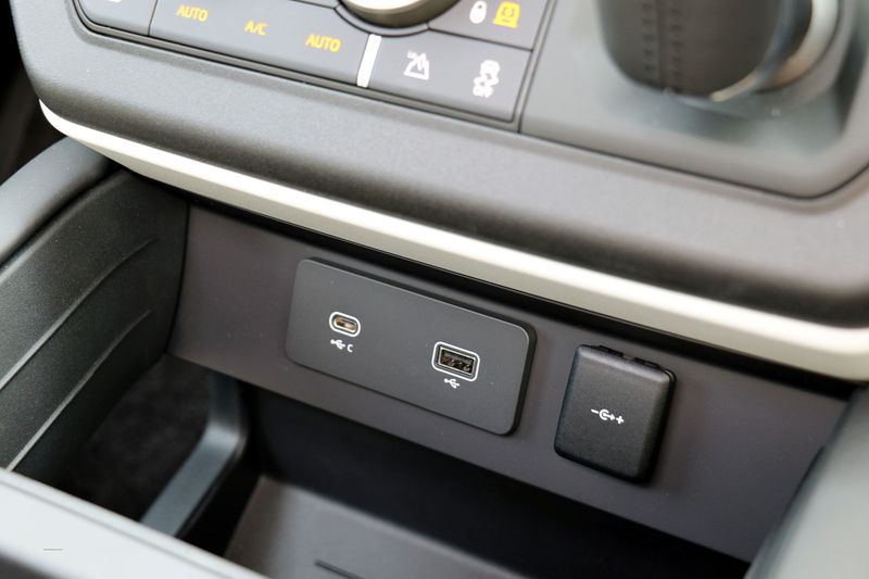 Landrover Defender 110 D300 HSE Pan Roof