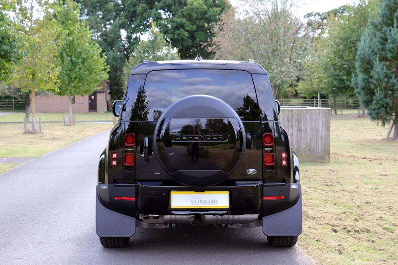 Landrover Defender 110 D300 HSE Pan Roof