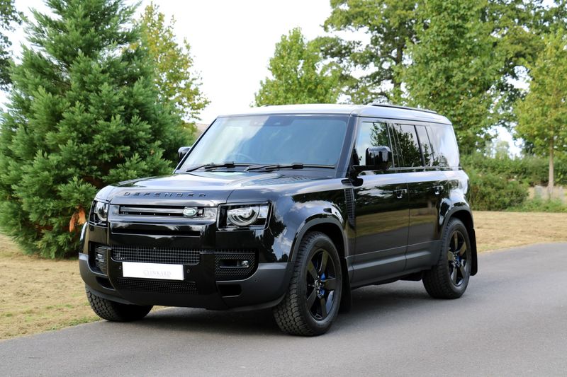 Landrover Defender 110 D300 HSE Pan Roof