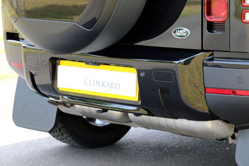 Landrover Defender 110 D300 HSE Pan Roof