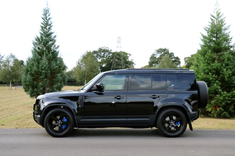 Landrover Defender 110 D300 HSE Pan Roof