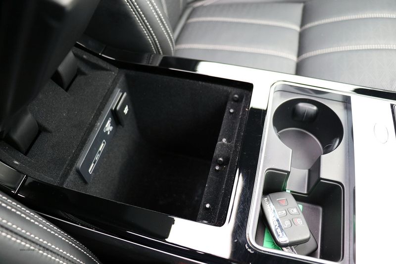 Range Rover Velar D300 R-Dynamic HSE