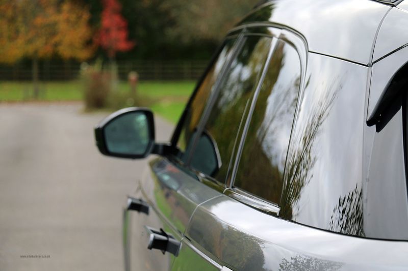 Range Rover Velar D300 R-Dynamic HSE