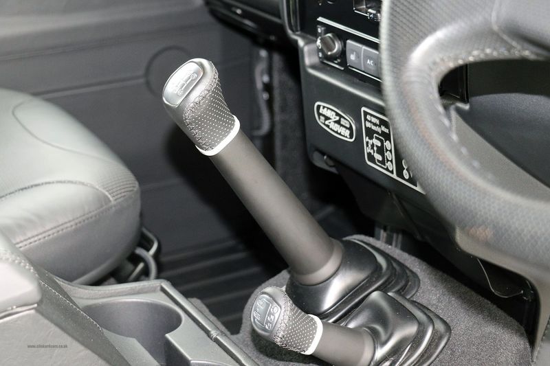 Landrover Defender 90 Adventure Edition