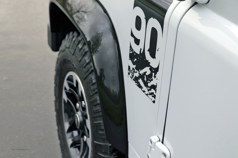 Landrover Defender 90 Adventure Edition