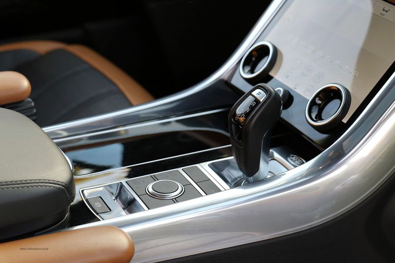 Range Rover Sport P400e Dynamic Autobiography