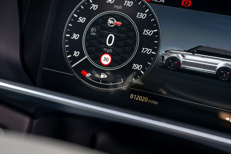 Range Rover Sport SVR Carbon Edition