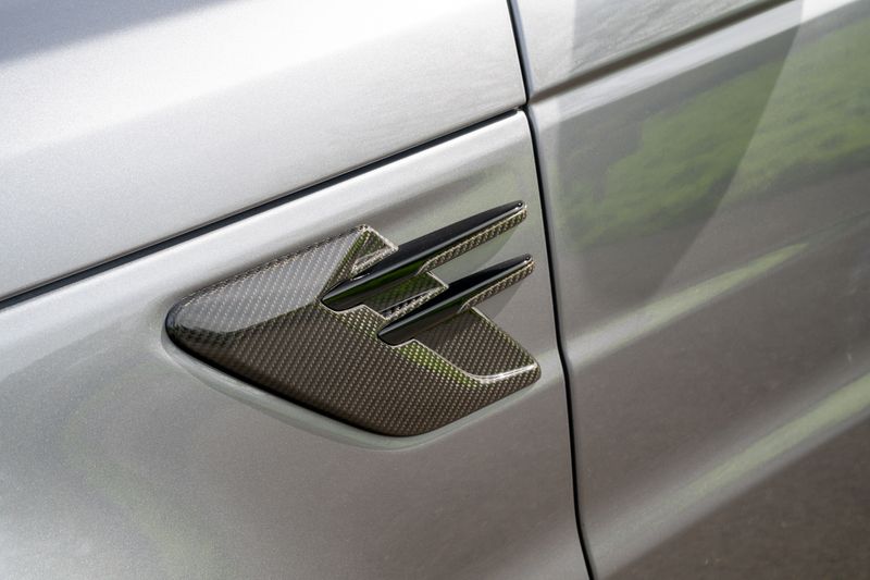 Range Rover Sport SVR Carbon Edition