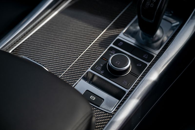 Range Rover Sport SVR Carbon Edition