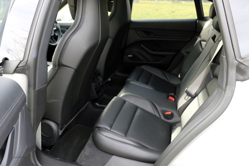 Porsche Taycan 4S Cross Turismo - VAT Qualifying