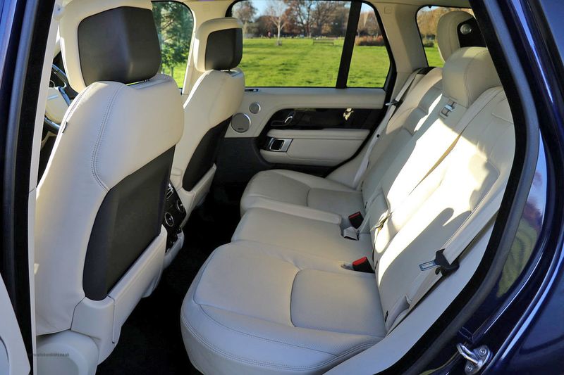 Range Rover Vogue SE P400 Hybrid