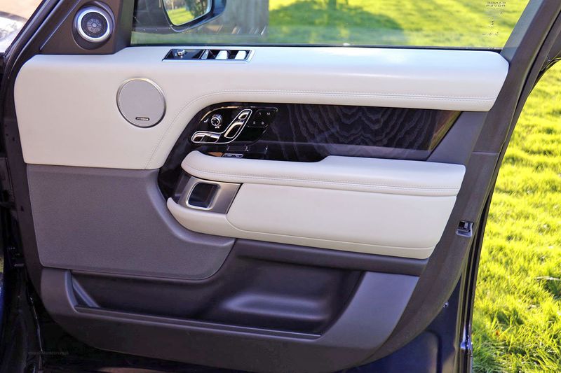 Range Rover Vogue SE P400 Hybrid