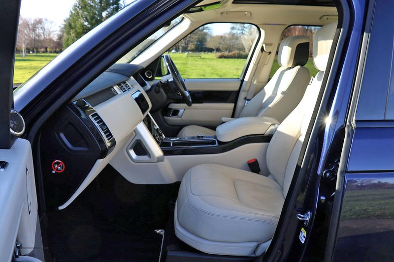 Range Rover Vogue SE P400 Hybrid