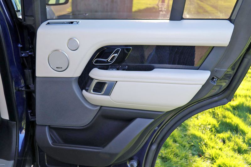 Range Rover Vogue SE P400 Hybrid