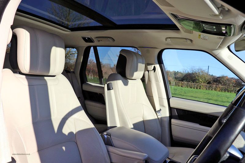 Range Rover Vogue SE P400 Hybrid