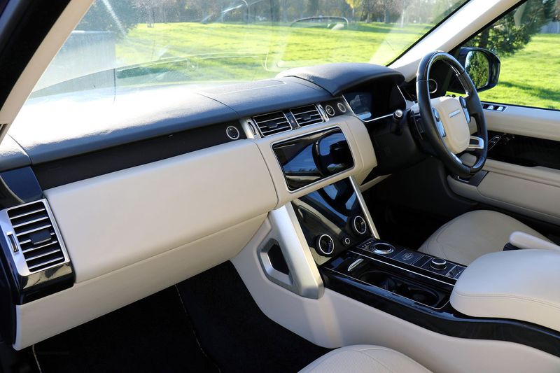 Range Rover Vogue SE P400 Hybrid