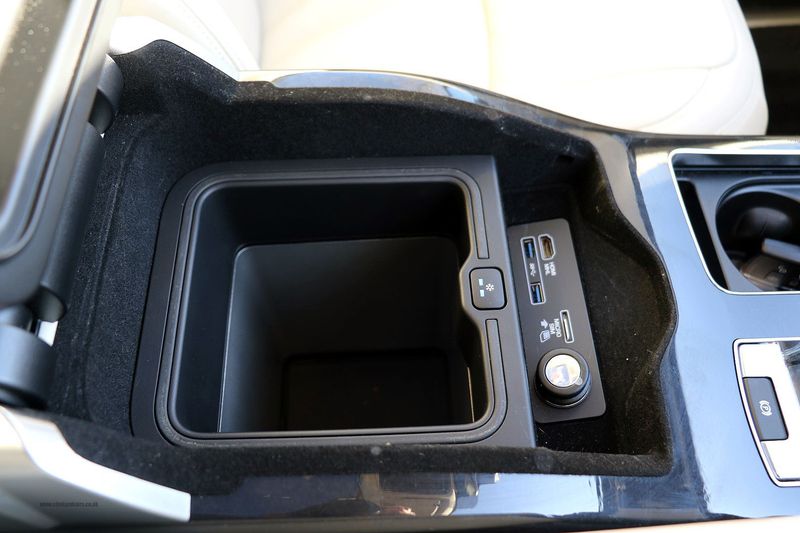 Range Rover Vogue SE P400 Hybrid