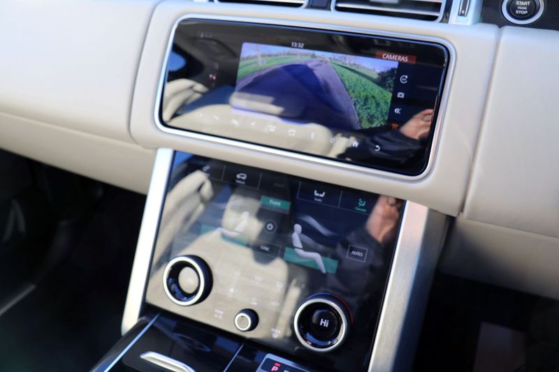 Range Rover Vogue SE P400 Hybrid