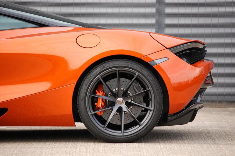 McLaren 720S Performance