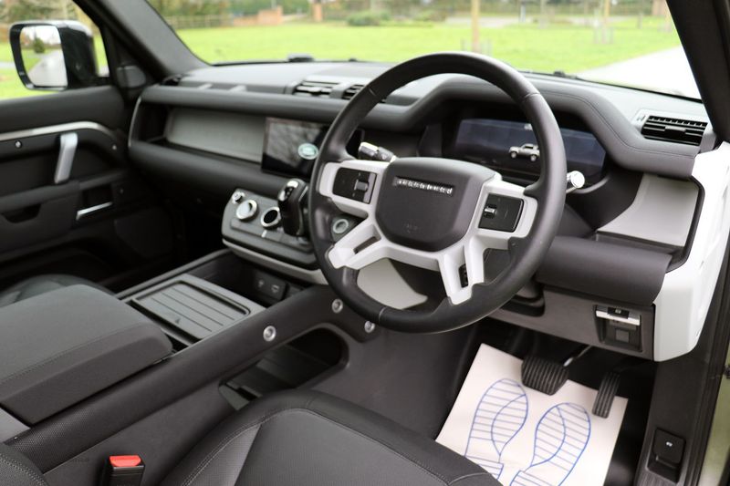 Landrover Defender D250 3.0 MHEV X-Dynamic S Automatic