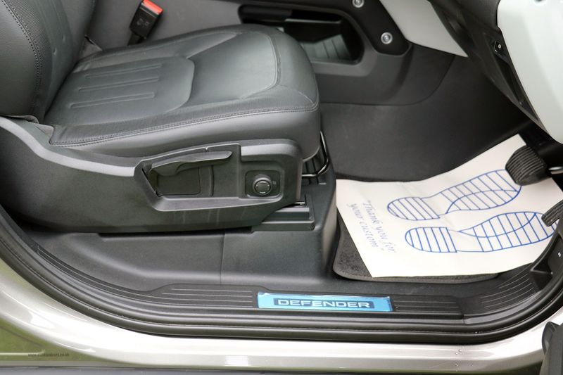 Landrover Defender D250 3.0 MHEV X-Dynamic S Automatic