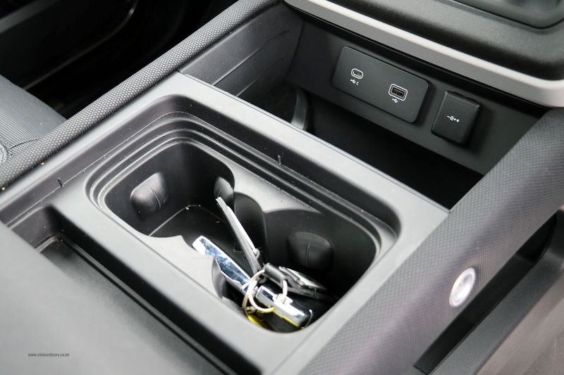 Landrover Defender D250 3.0 MHEV X-Dynamic S Automatic