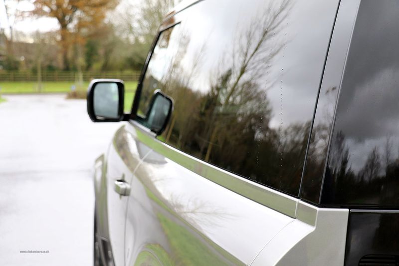 Landrover Defender D250 3.0 MHEV X-Dynamic S Automatic