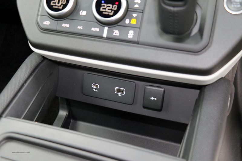 Landrover Defender D250 3.0 MHEV X-Dynamic S Automatic