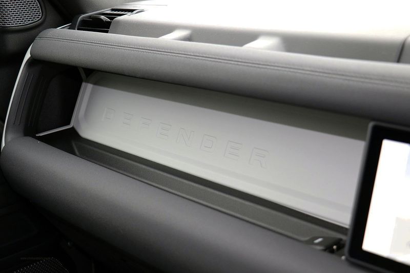 Landrover Defender D250 3.0 MHEV X-Dynamic S Automatic