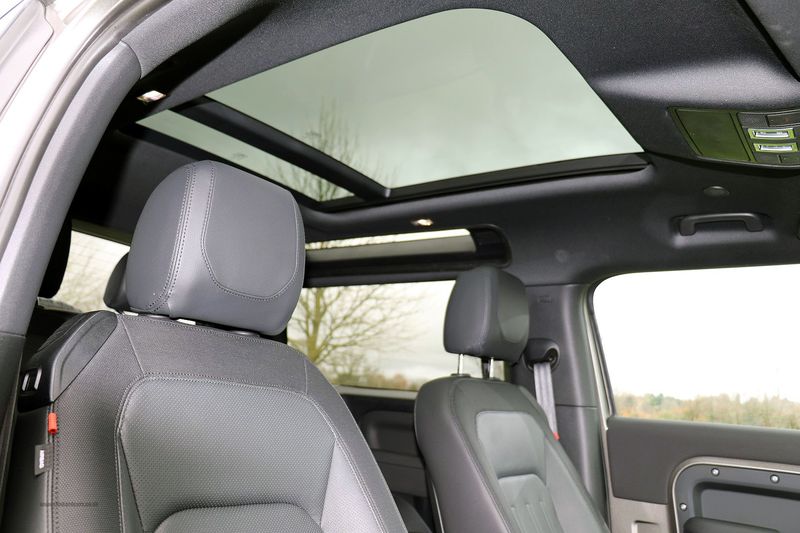 Landrover Defender D250 3.0 MHEV X-Dynamic S Automatic