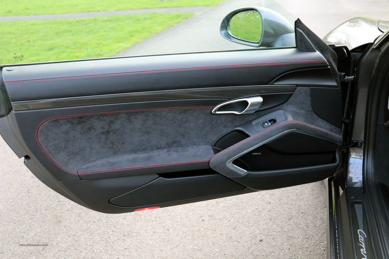 Porsche 911 Carrera GTS