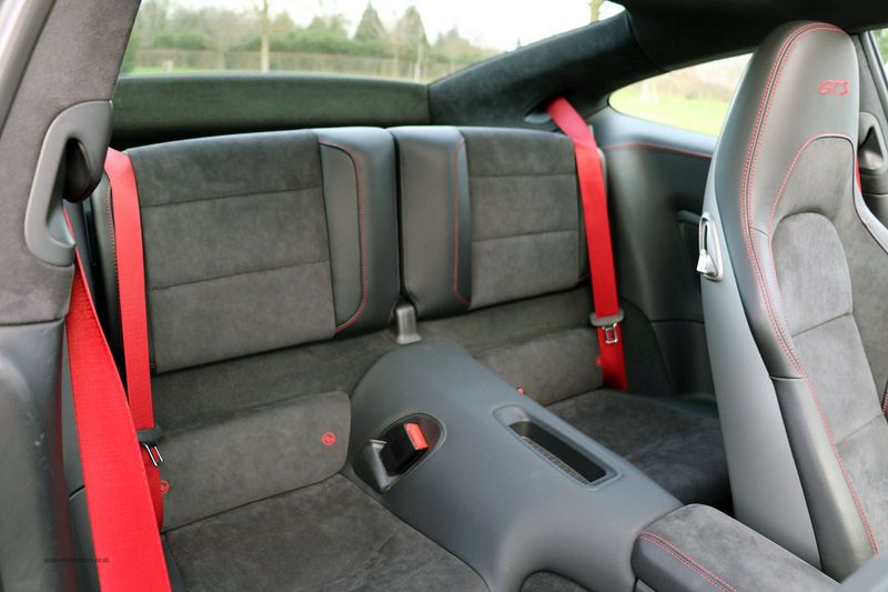 Porsche 911 Carrera GTS