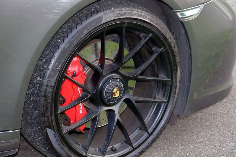 Porsche 911 Carrera GTS