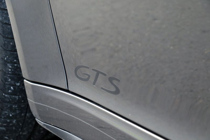 Porsche 911 Carrera GTS