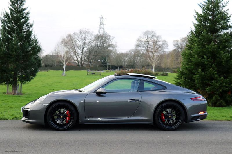 Porsche 911 Carrera GTS