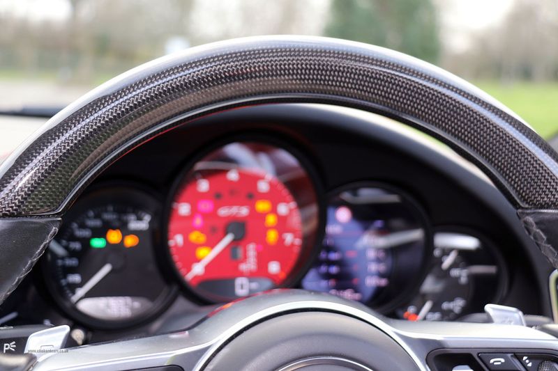 Porsche 911 Carrera GTS