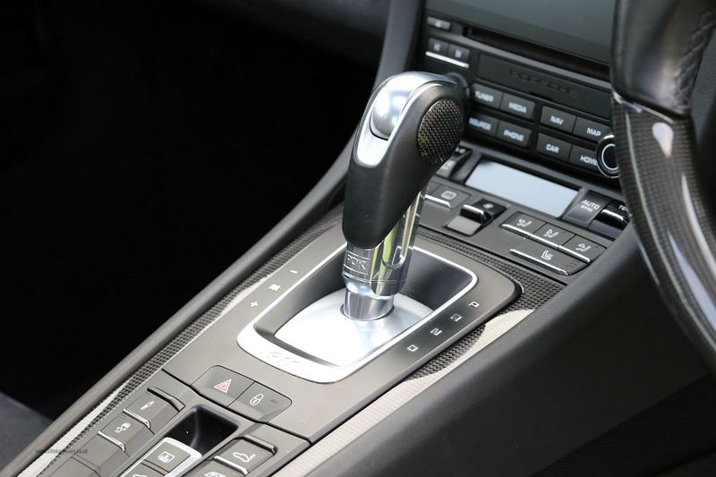 Porsche 911 Carrera GTS