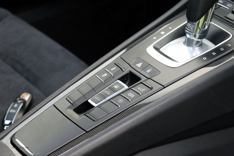 Porsche 911 Carrera GTS