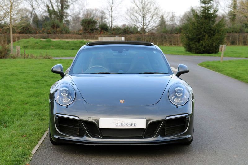 Porsche 911 Carrera GTS