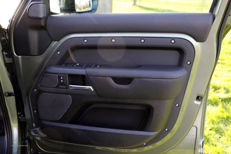 Landrover Defender 110 P400e X-Dynamic HSE VAT Q